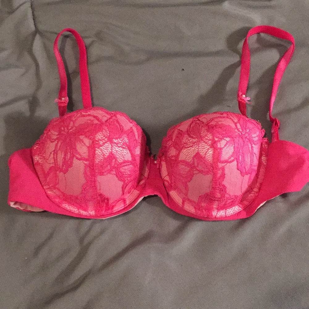Victoria’s Secret 34B bra